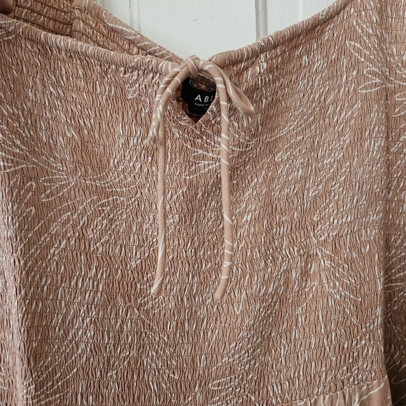 Able Joyce Smocked Midi Dress Size 3X, Blush Linework, 100% Viscose, Peasant - Picture 3 of 9